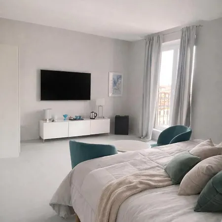 Younique Bed & Breakfast 4*