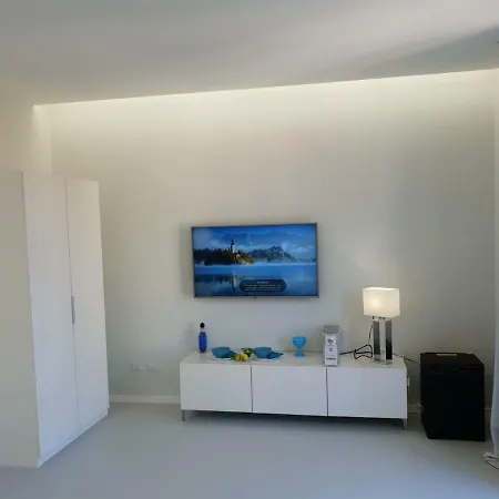 Younique Bed & Breakfast 4*